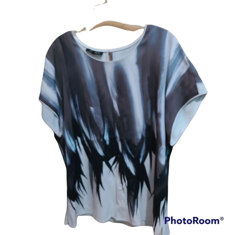 Lafayette 148 white/ black / teal watercolor short sleeve top 1X